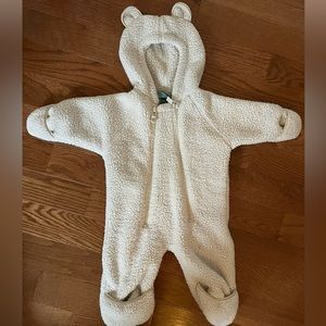 LL Bean Ivory Sherpa Snowsuit with Zipper and Fold over mittens/ feet Size 3-6m
